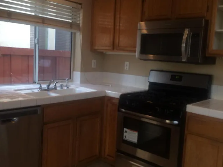 540 E Calora St — Photo 10