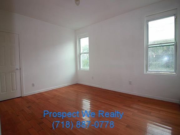 5th image of 209 Hett Ave