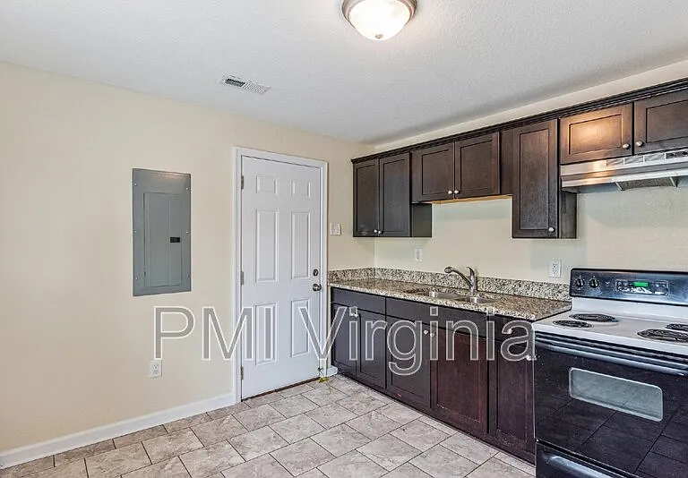 68 Carver Cir — Photo 9