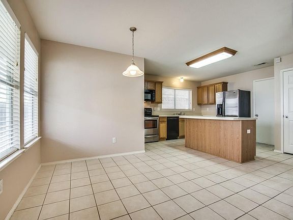 4th image of 13241 Padre Ave