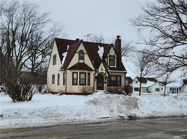 302 SW 3rd St, Greenfield, IA 50849