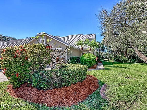 3rd image of 165 Aquarina Blvd