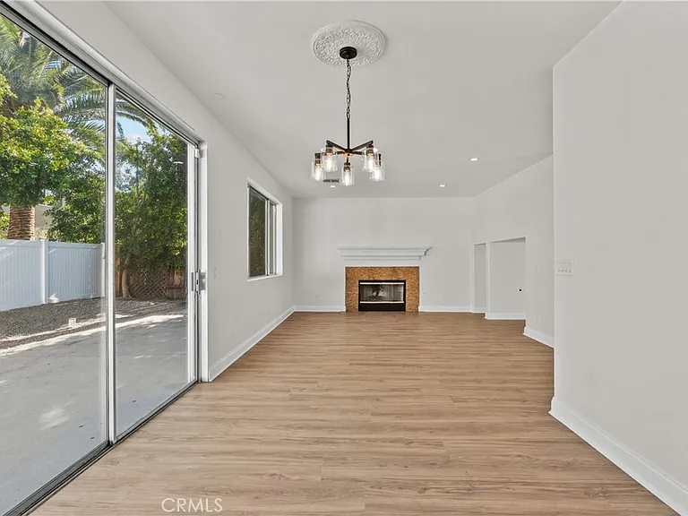 18800 Lull St — Photo 15