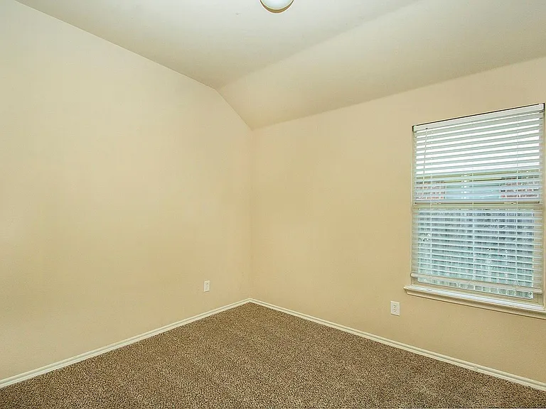 4032 Eagle Dr — Photo 9