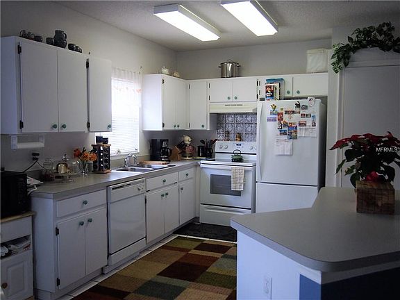 4th image of 16816 Stanza Ct