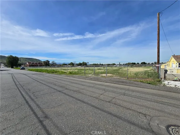 4511 Tyrolite St #14, Riverside, CA 92509