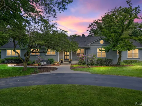 32720 Colony Hill Dr, Franklin, MI 48025