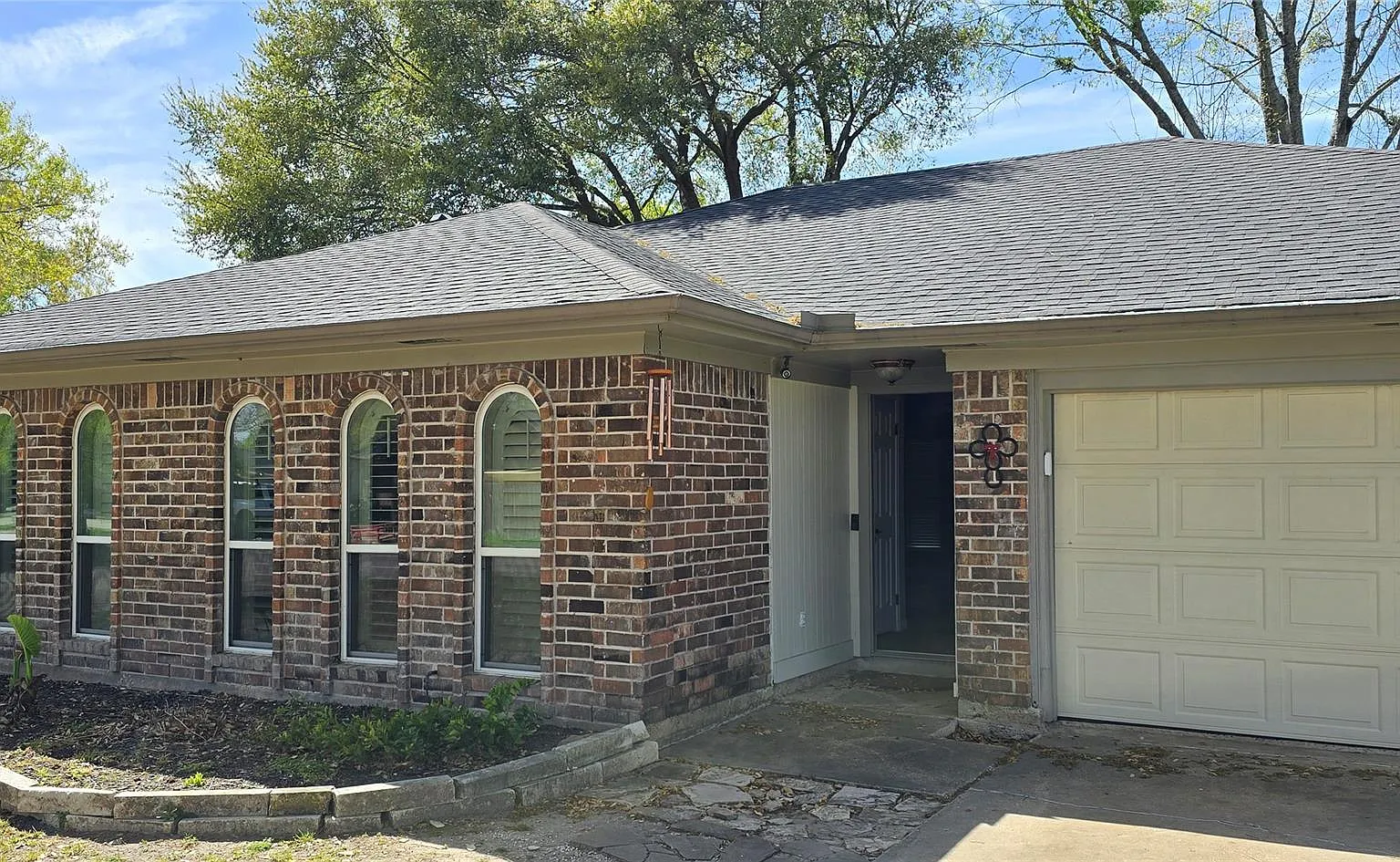 3 bed, 2.0 bath, 1558 sqft, $2,350 — Photo 4