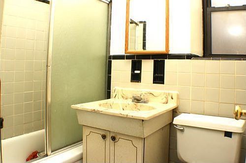 5th image of 2555 Batchelder St APT 1G
