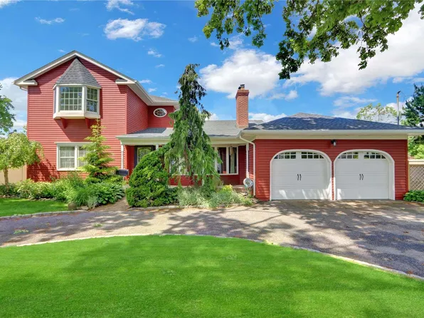 5 Stillwater Avenue, Massapequa, NY 11758