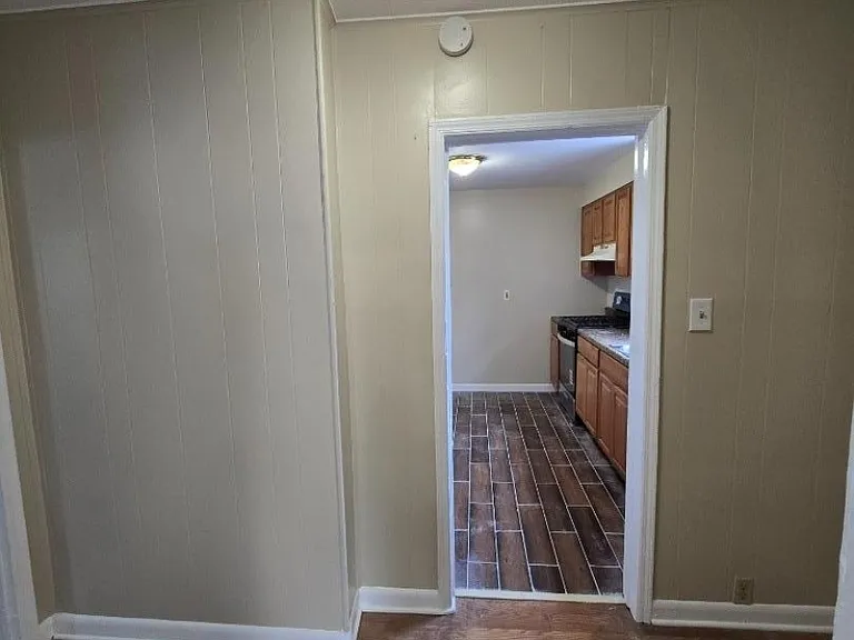 314 William St — Photo 11