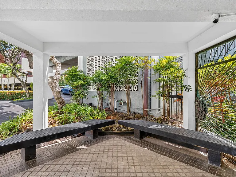 1030 Aoloa Pl #209B — Photo 2