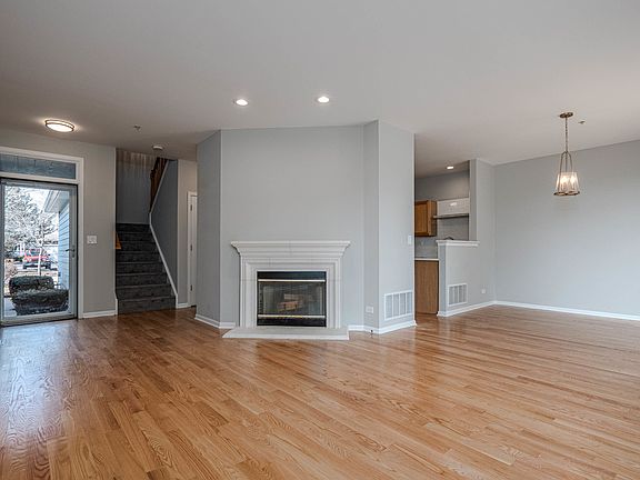 3rd image of 134 Woodview Ct #134