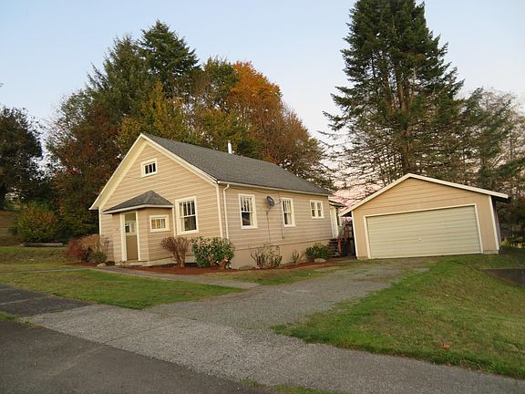 Detached 2 car garage