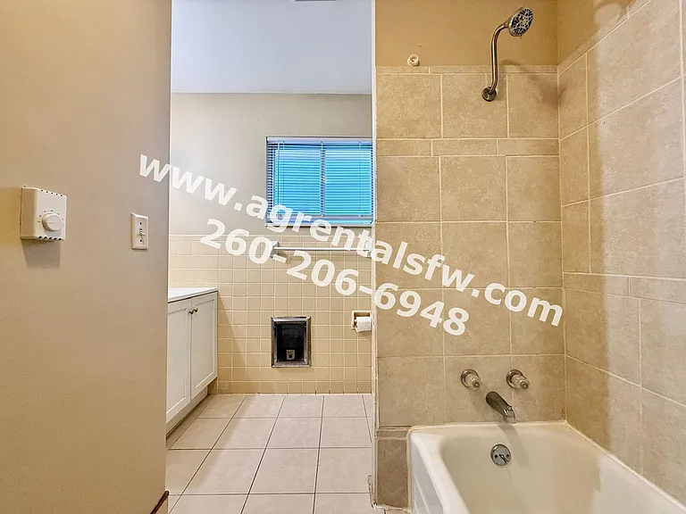 4433 Holton Ave — Photo 8