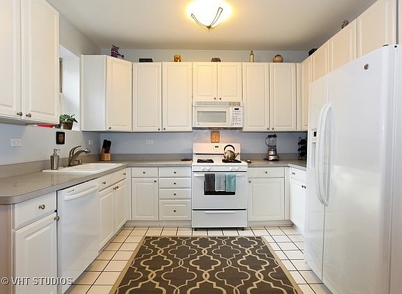 4th image of 4194 N Clarendon Ave #2