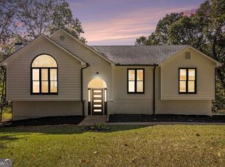 29 Greenwood Dr, Cartersville, GA 30120