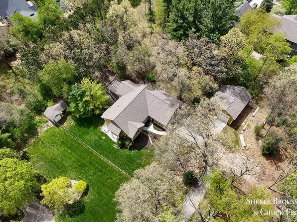 2975 Bird Ave NE, Grand Rapids, MI 49525