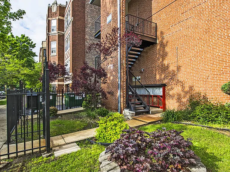 6832 S Crandon — Photo 17