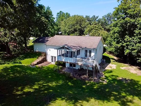 3rd image of 16106 Lynn Acres