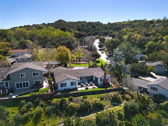 5th image of 1463 Montego Dr