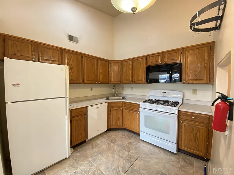 31 Dartmouth Way — Photo 10