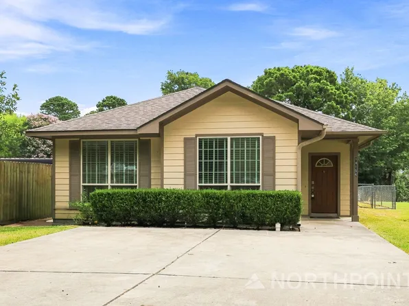 14156 Shadow Bay Dr, Willis, TX 77318