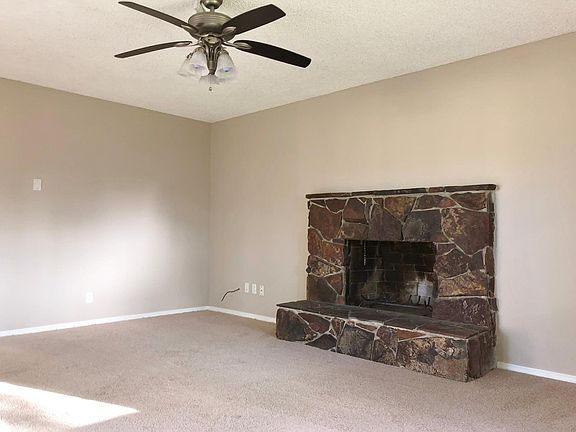 3rd image of 5910 176th St SW