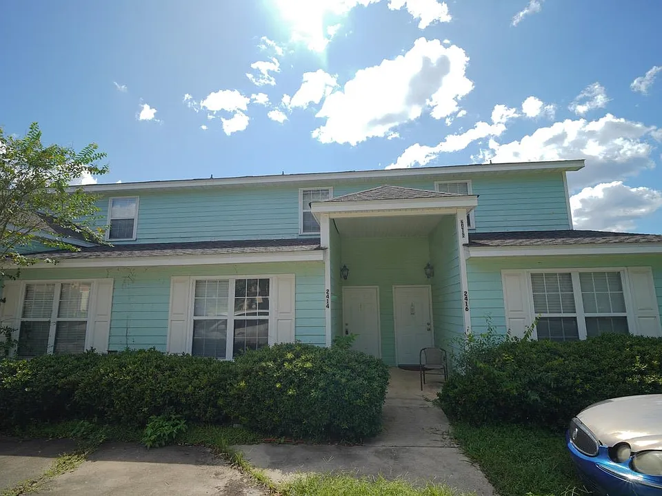 2414 Manzanita Ct