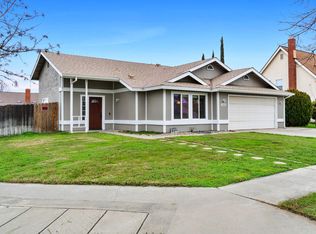1445 Pine Dr, Lemoore, CA 93245