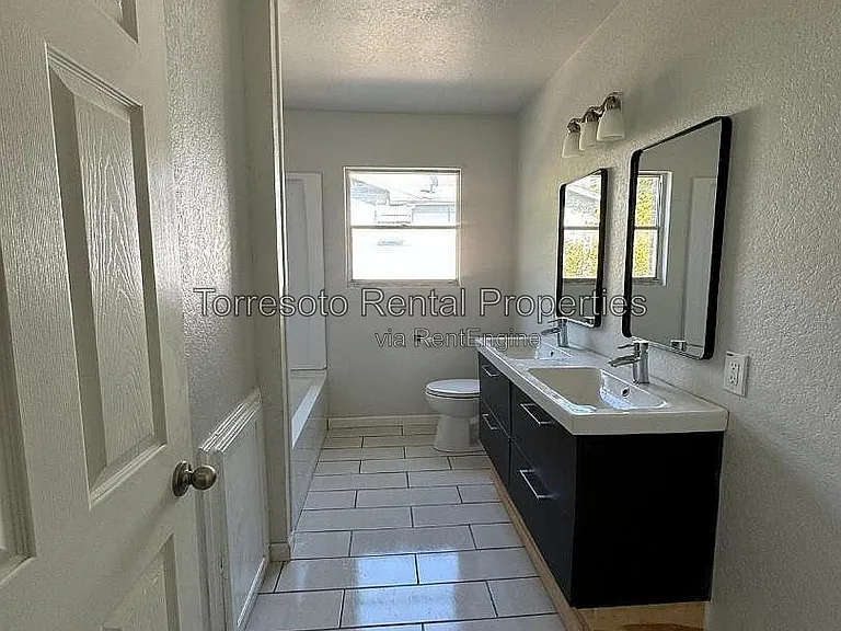 152 Shadwell Dr #D — Photo 23