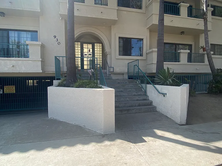 930 Venice Blvd #204 — Photo 18