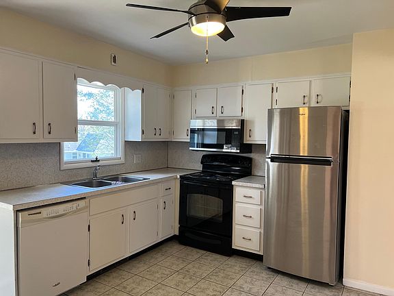2nd image of 43 Quarry Dr