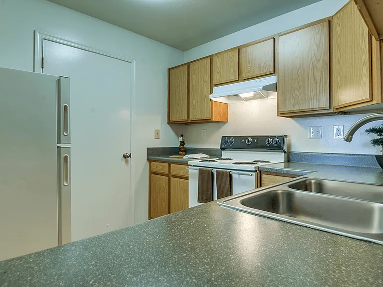 The Landings at Markhams Grant Apartments — Photo 18