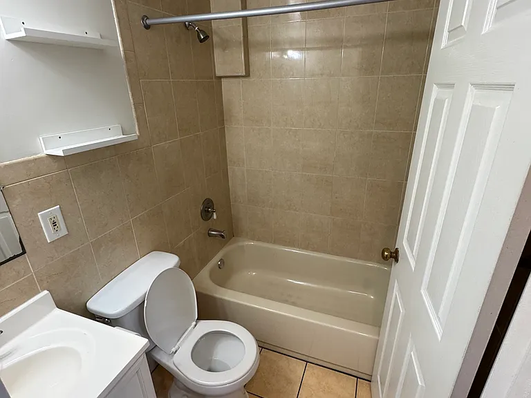 1201 Ridge Ave #4 — Photo 10