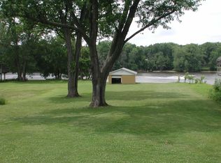 10120 Queen Oaks Dr, Machesney Park, IL 61115