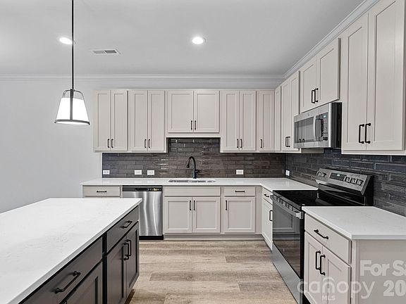 5th image of 3140 Dublin Rd