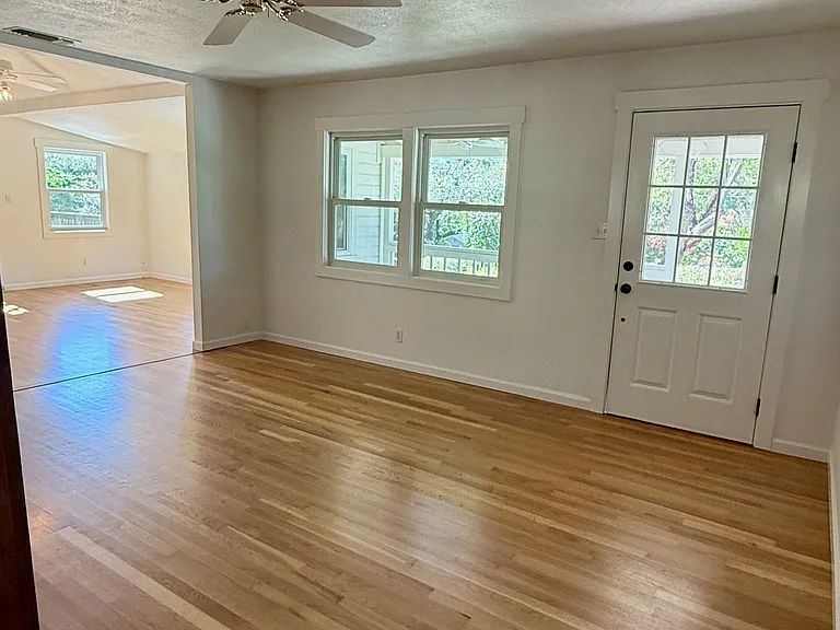 1201 Plum Tree Ln — Photo 12