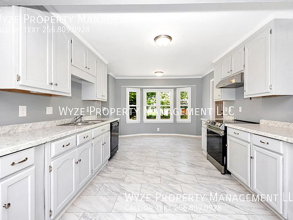 2nd image of 118 Sweetwater Dr