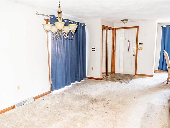 2nd image of 50 Hawthorne St