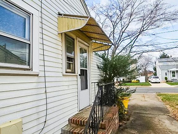 3rd image of 234 Thropp Ave