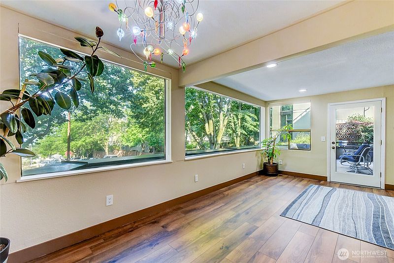 4th image of 5038 California Avenue SW #1