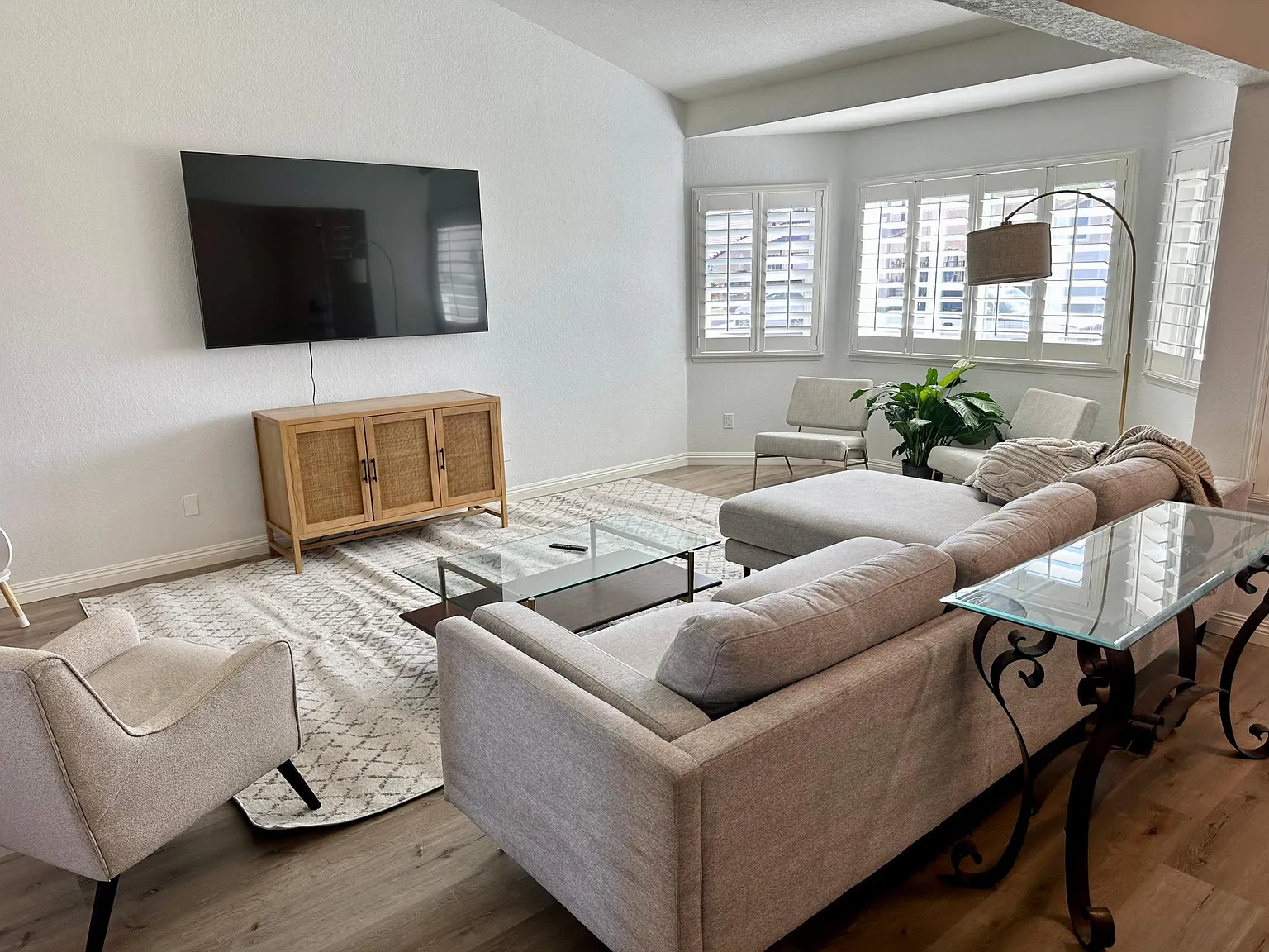 749 E Avenue J9 — Photo 3