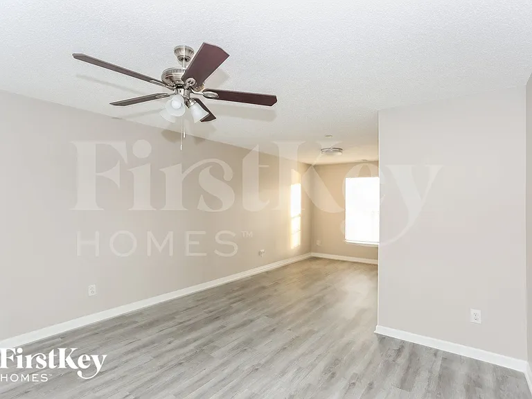 1940 Summit Ridge Ln — Photo 6