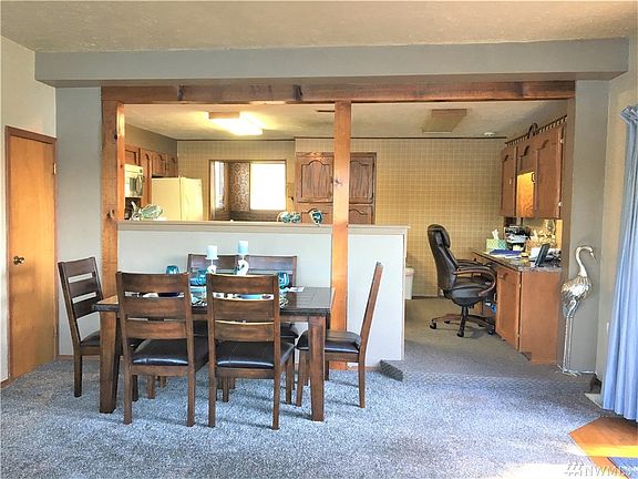 5th image of 2221 E Mason Lake Dr E