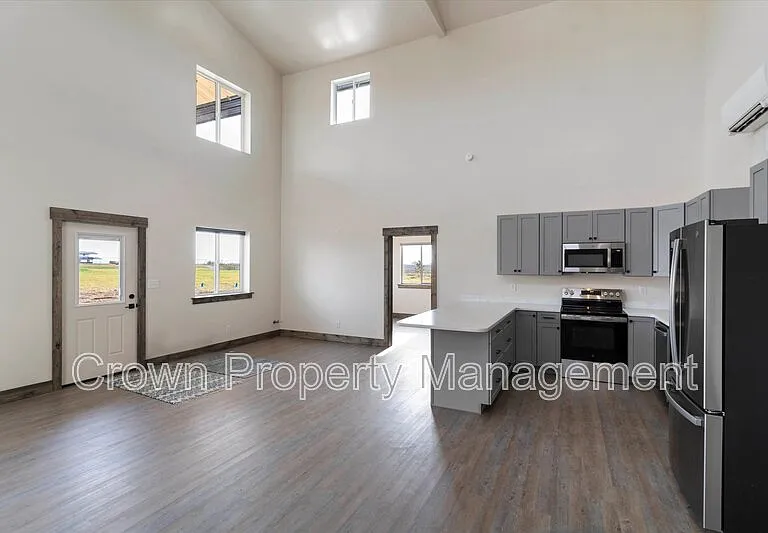 2401 Lower Valley Rd #B — Photo 1