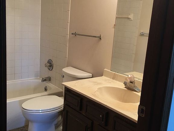 5th image of 807 Mitchell Ave #27