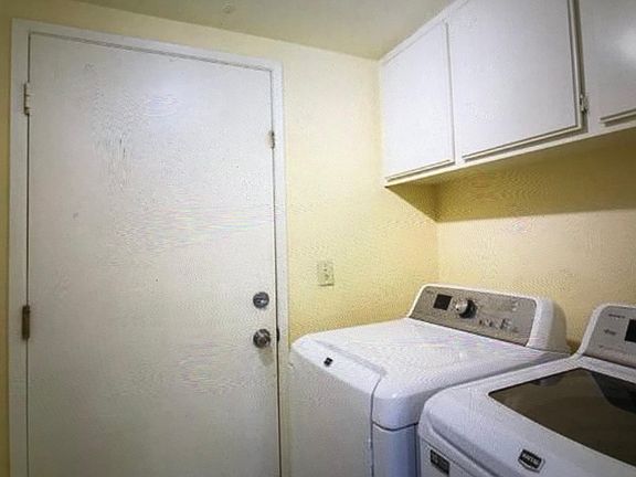 5th image of 3180 Huckleberry Dr