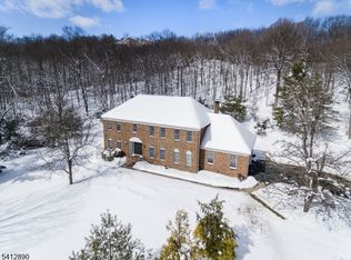 11 Clearwater Dr, Kinnelon Boro, NJ 07405