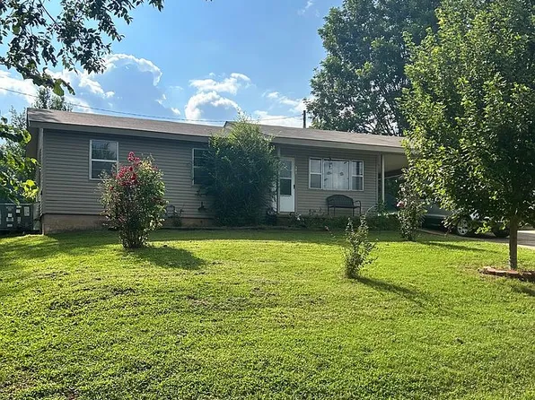 501 Missouri Pl, Huntsville, AR 72740